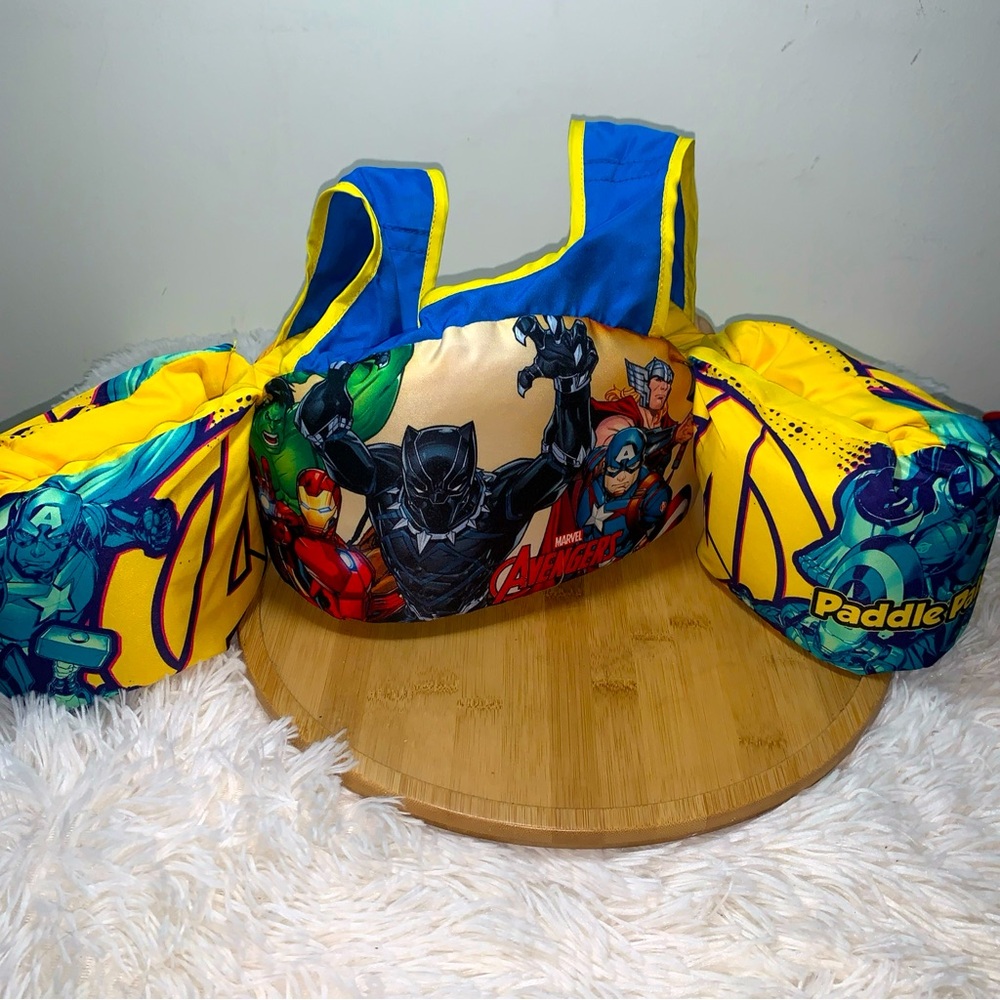 Paddle Pals Flotation Vest Child 33-55 lbs Marvel Avengers  Chest & Arms Buckle